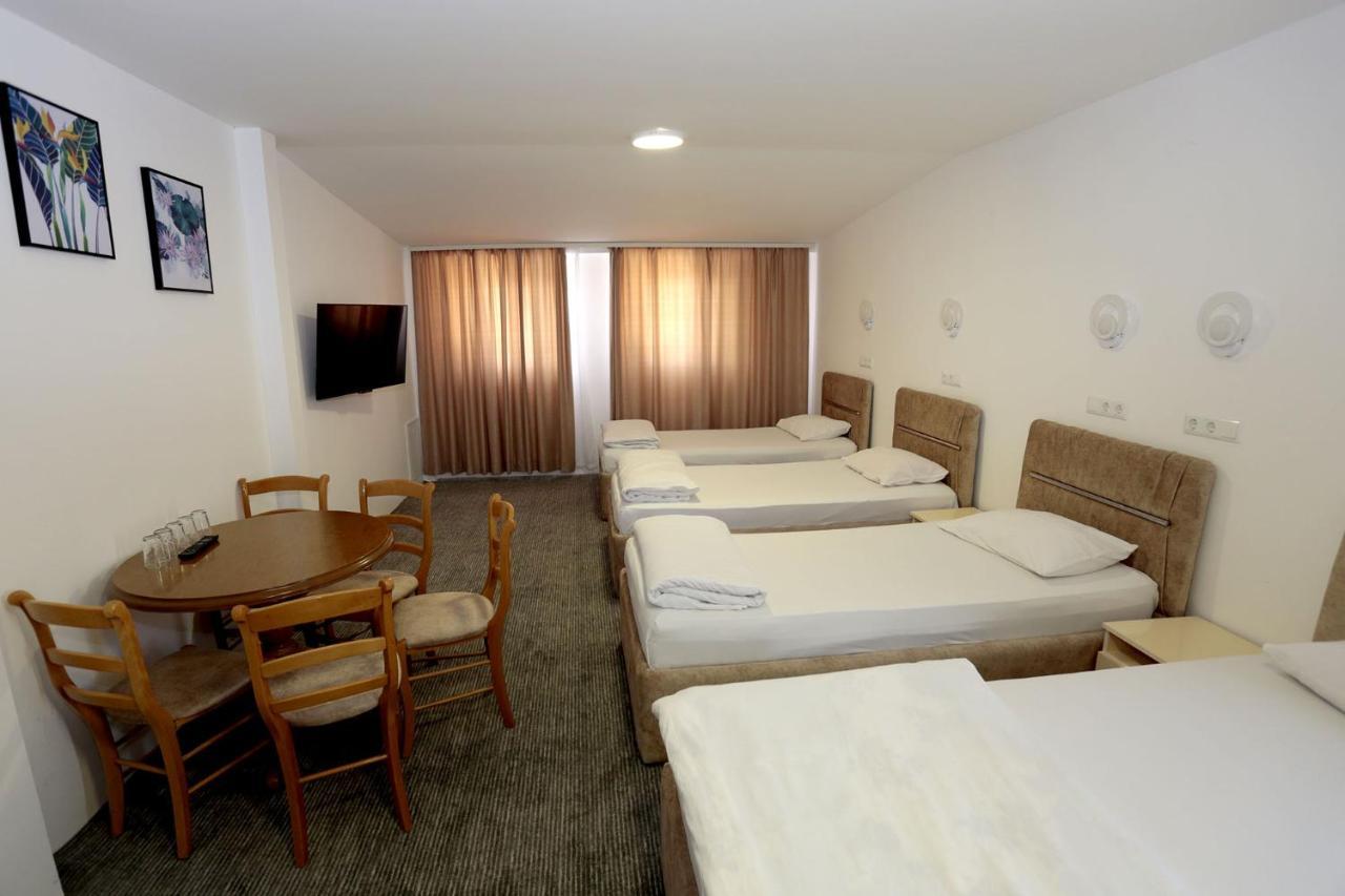 Bed and Breakfast Pansion Kipovi à Tuzla Extérieur photo