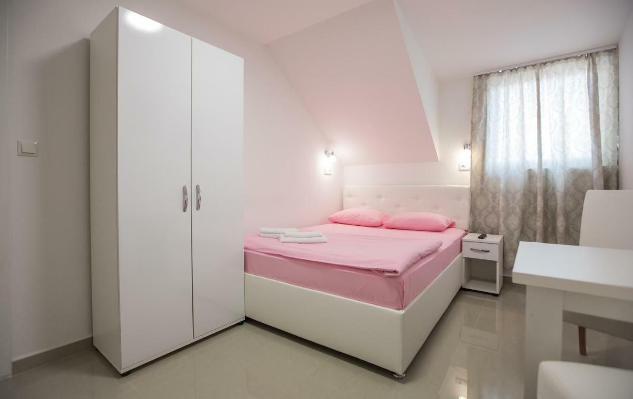 Bed and Breakfast Pansion Kipovi à Tuzla Extérieur photo