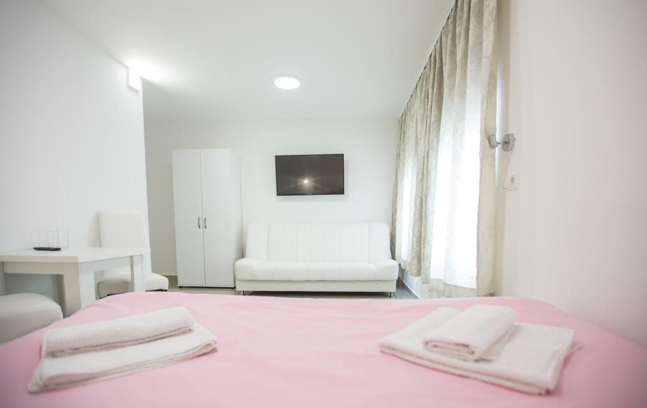 Bed and Breakfast Pansion Kipovi à Tuzla Extérieur photo