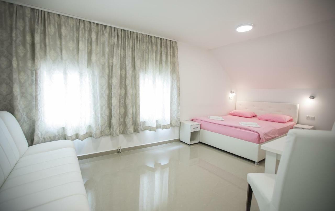 Bed and Breakfast Pansion Kipovi à Tuzla Extérieur photo